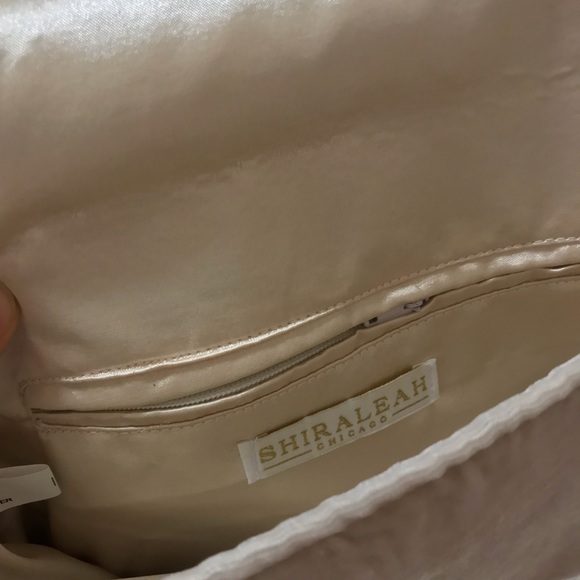 Cream velvet clutch - Picture 2 of 3